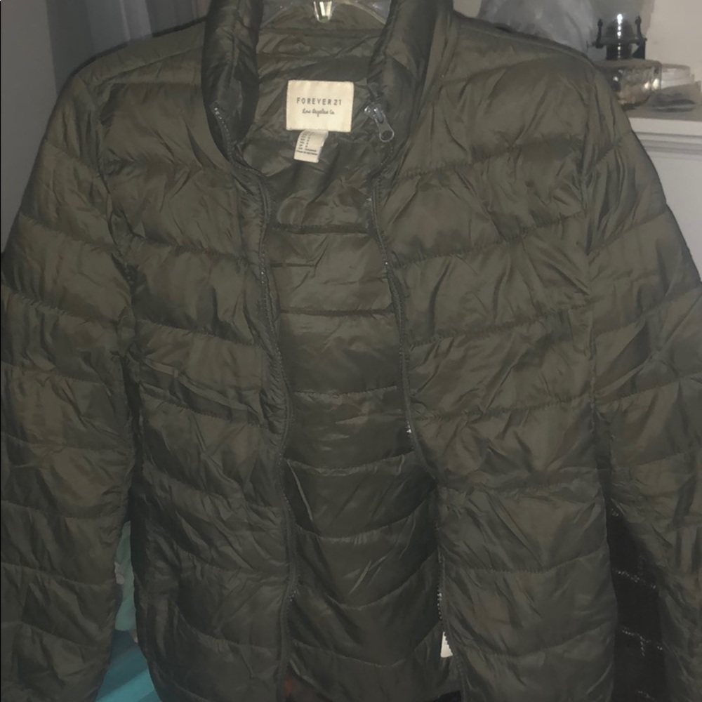 Light puffer jacket